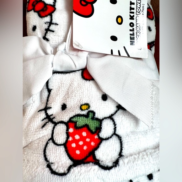 Hello Kitty 2 piece Hand Towel Set NWT - Picture 3 of 4